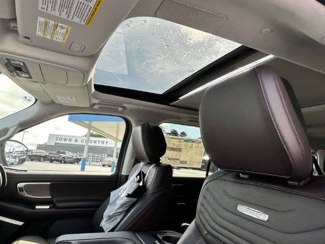 New 2026 Ford Expedition Platinum w/ Platinum Ultimate Package AWD/4WD image 14