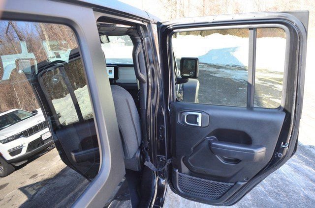 Used 2024 Jeep Wrangler Sport S image 34