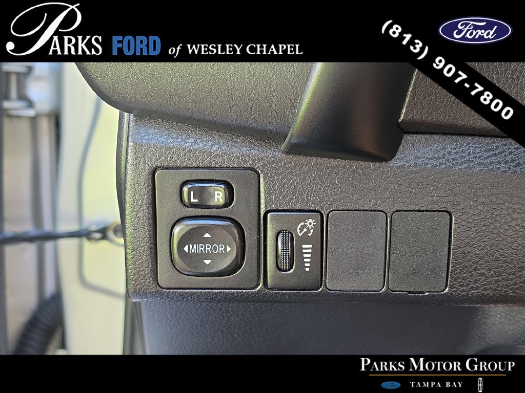 Used 2017 Toyota Corolla SE FWD image 25
