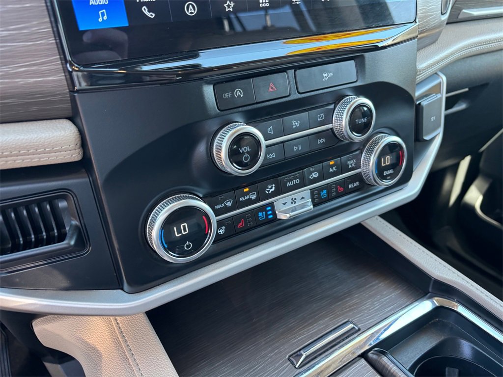 Used 2024 Ford Expedition Limited image 21