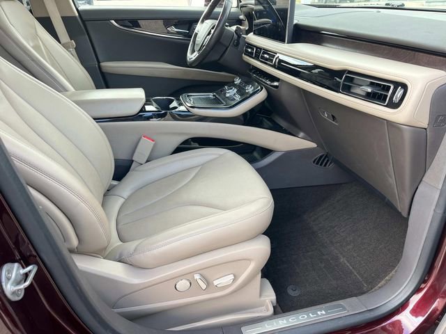 Used 2022 Lincoln Nautilus Reserve image 25