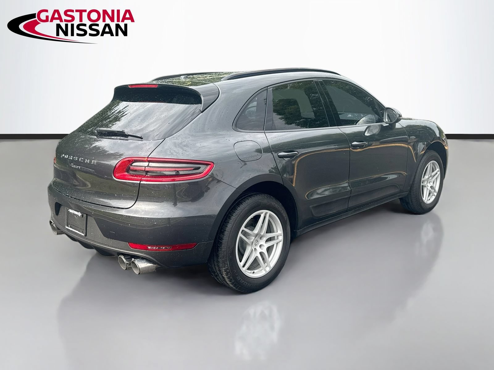 Used 2017 Porsche Macan AWD/4WD image 9