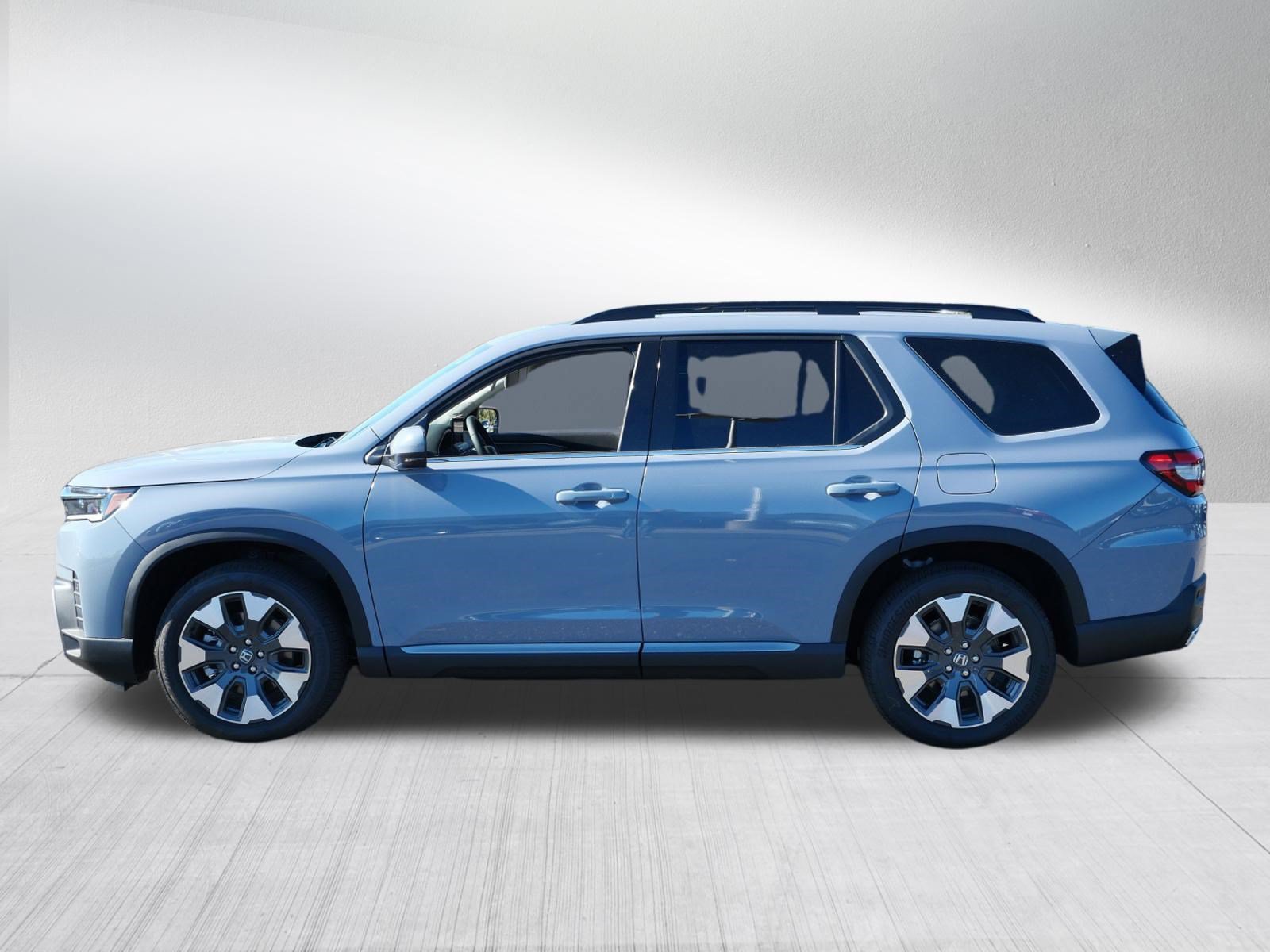 Certified 2026 Honda Pilot Touring image 4