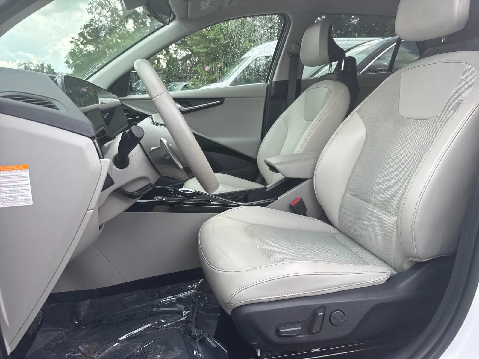 Used 2023 Kia Niro Wind FWD image 11