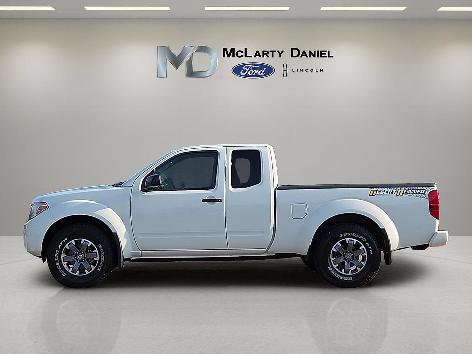 Used 2017 Nissan Frontier Desert Runner RWD image 3