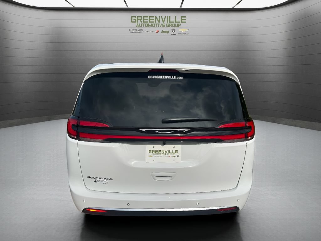 New 2027 Chrysler Pacifica Select FWD image 6