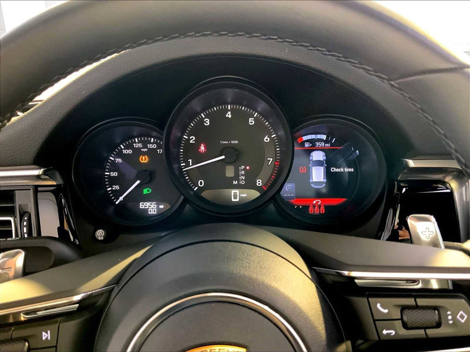 Used 2025 Porsche Macan image 29