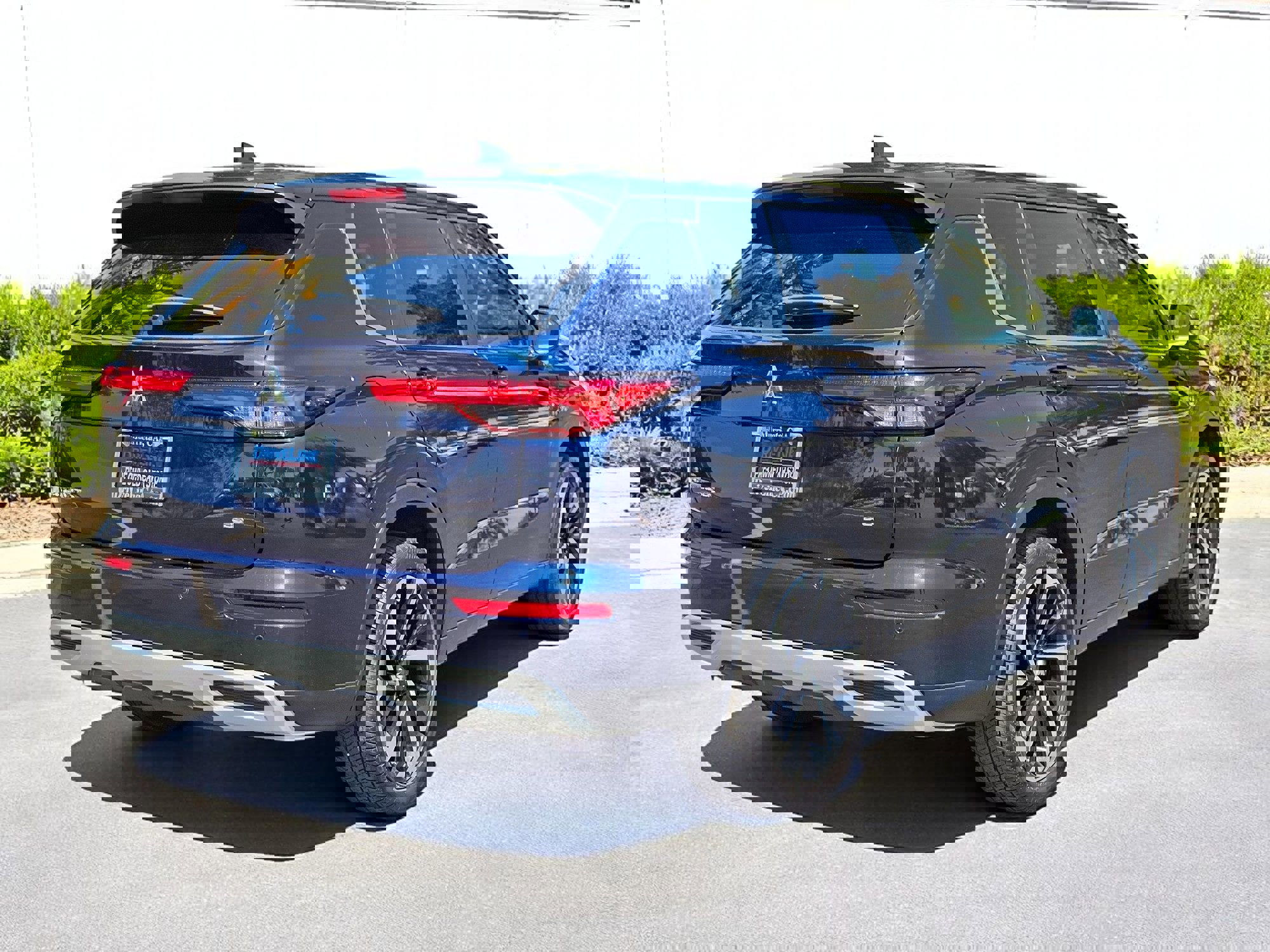 Used 2024 Mitsubishi Outlander SE Black Edition image 4