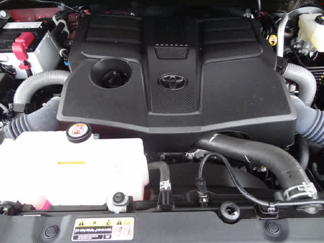 Used 2025 Toyota Tundra Limited AWD/4WD image 38