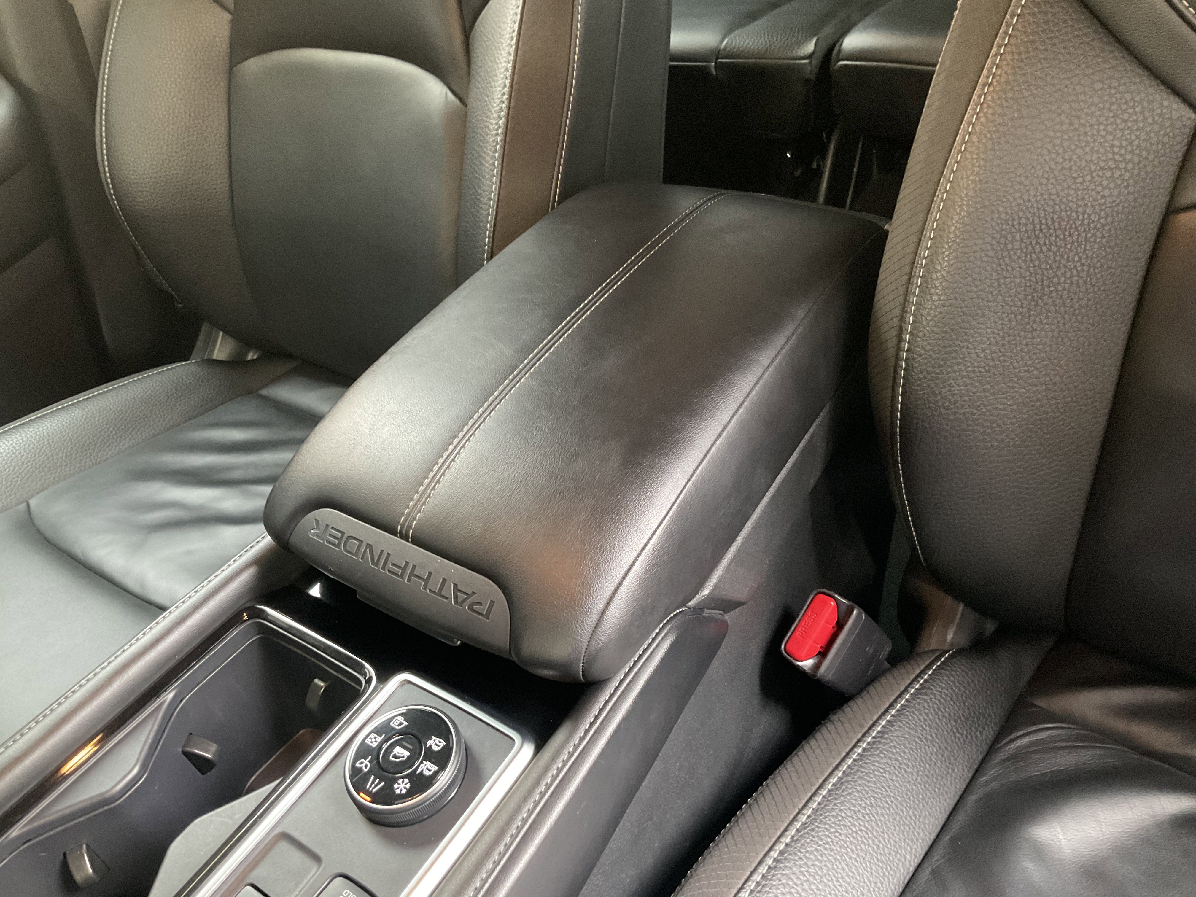 Used 2025 Nissan Pathfinder SL image 21