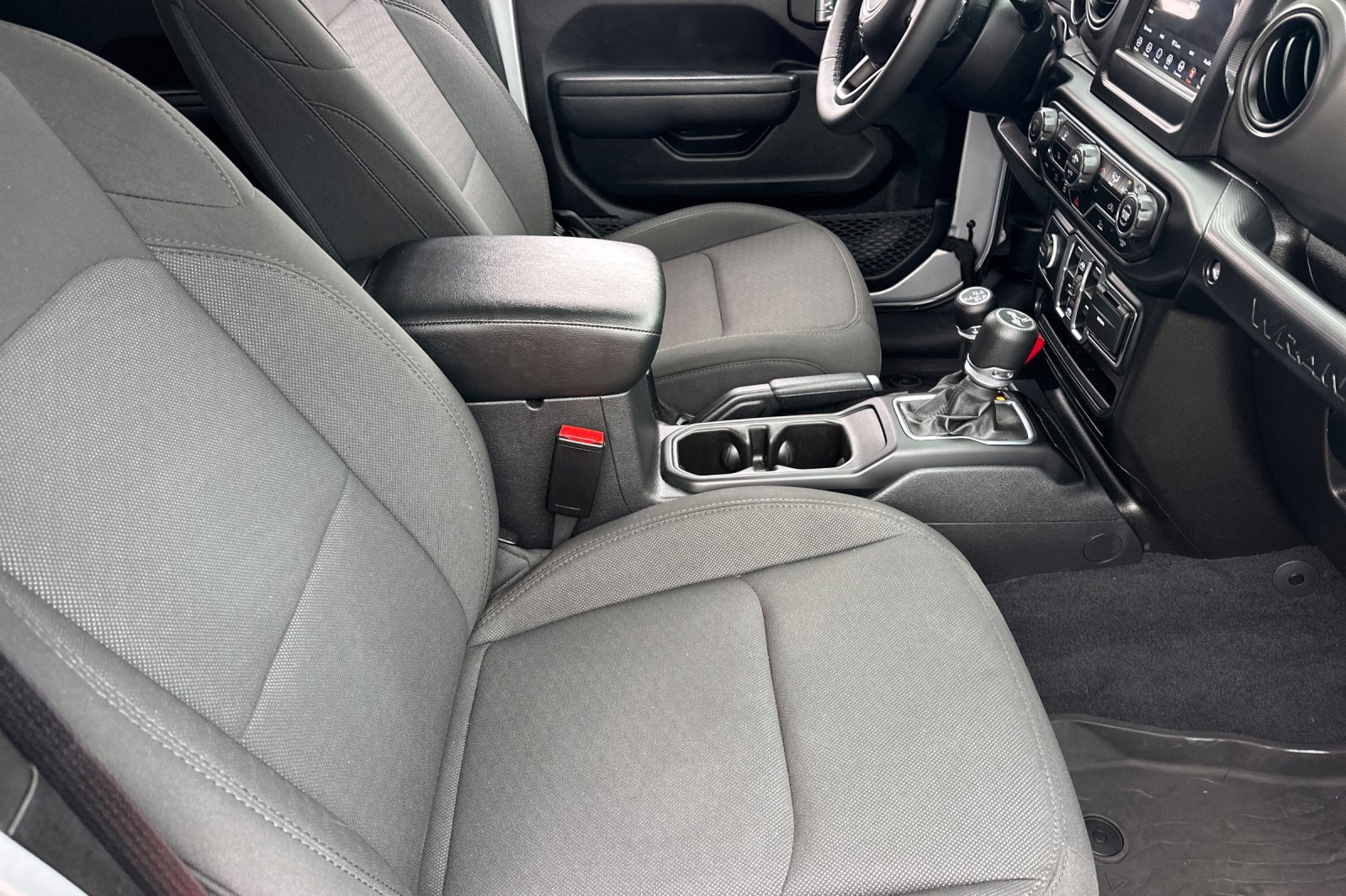 Used 2023 Jeep Wrangler Unlimited AWD/4WD image 15