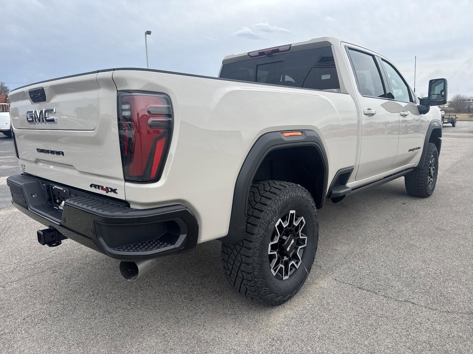 New 2026 GMC Sierra 2500 AT4X w/ LPO, Black Badging Package image 5