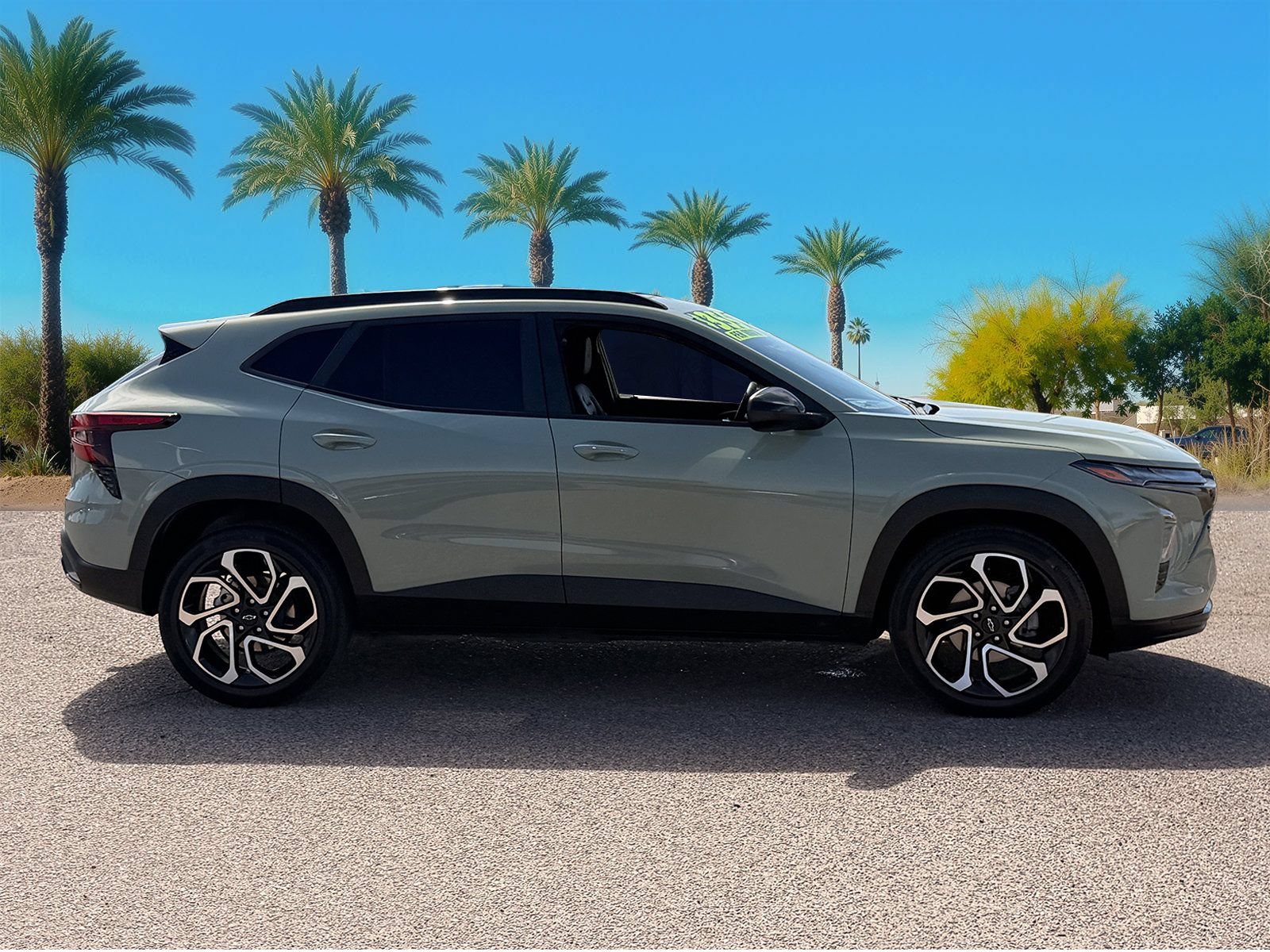 Used 2024 Chevrolet Trax RS w/ Sunroof Package FWD image 7