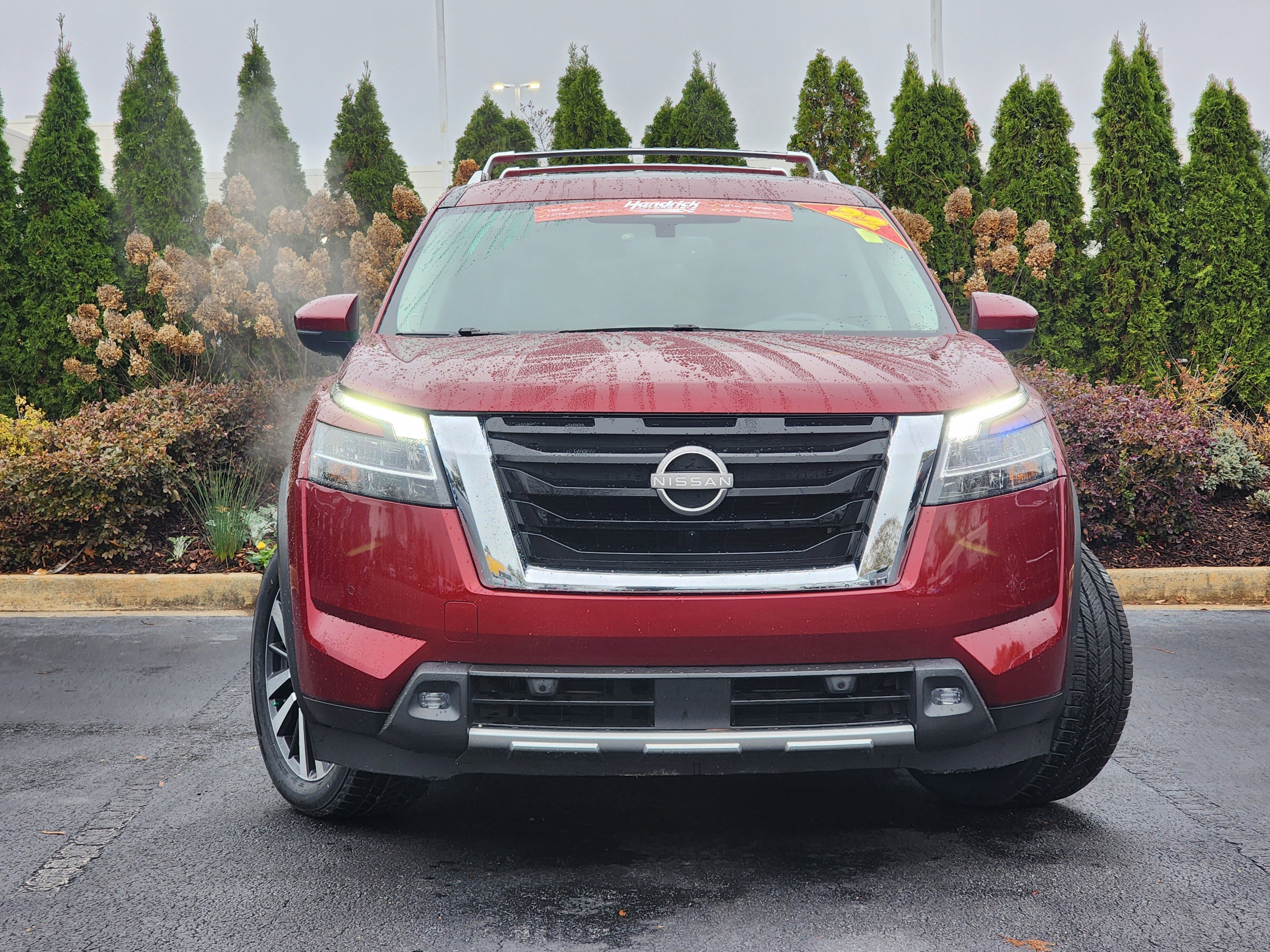 Used 2022 Nissan Pathfinder Platinum w/ Cargo Package image 5