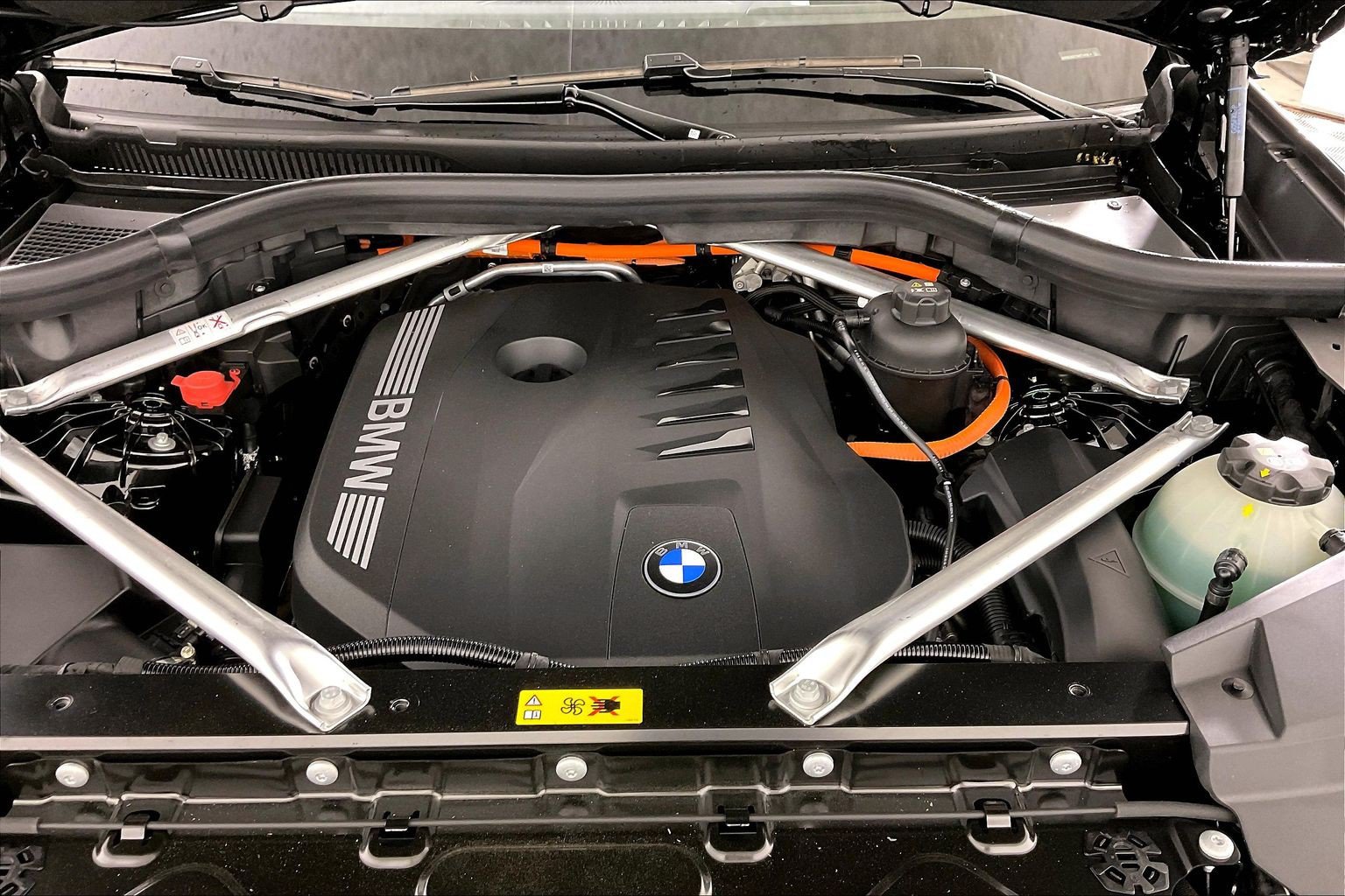 New 2026 BMW X5 xDrive50e w/ Premium Package AWD/4WD image 19