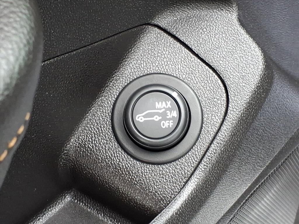 Used 2020 GMC Terrain SLE w/ Driver Convenience Package image 15