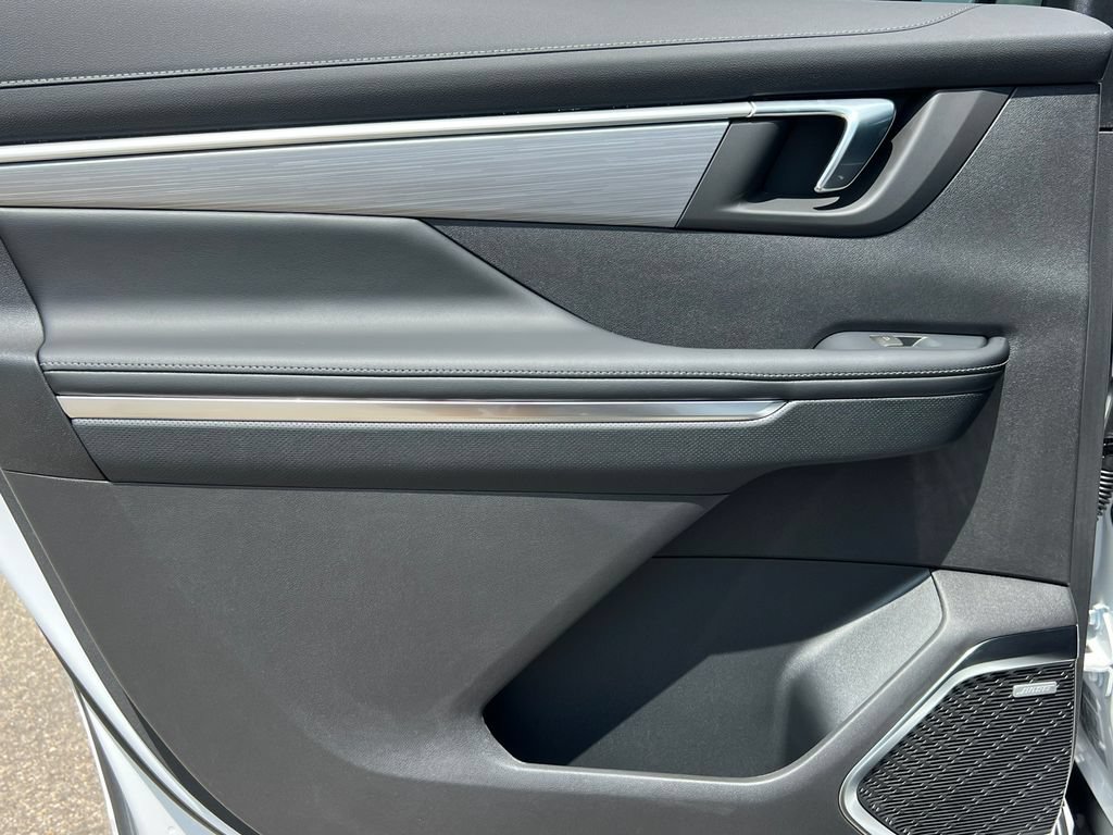 New 2027 Buick Enclave Preferred w/ LPO, Floor Liner Package AWD/4WD image 33