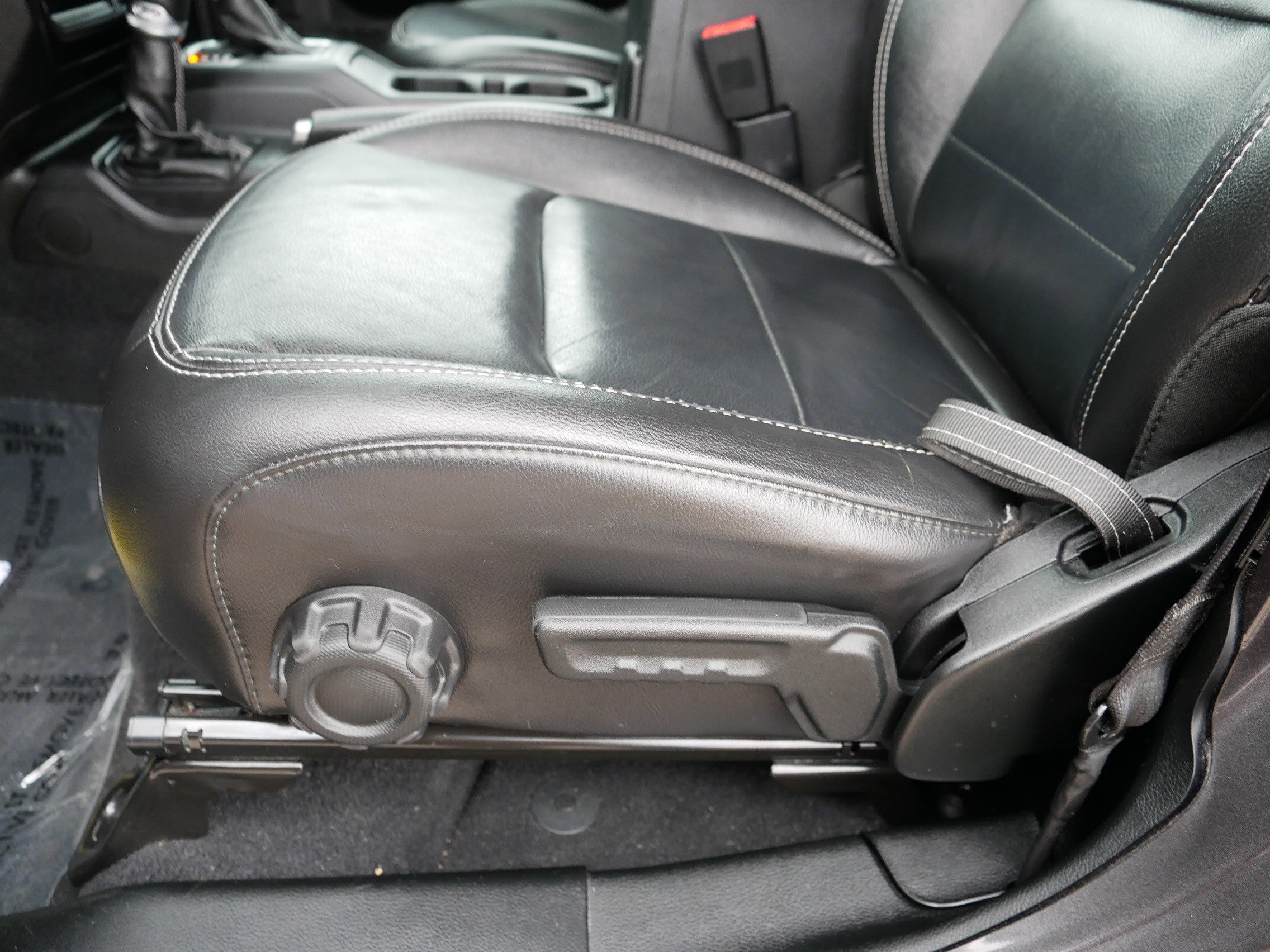 Used 2020 Jeep Wrangler Unlimited Sahara image 20