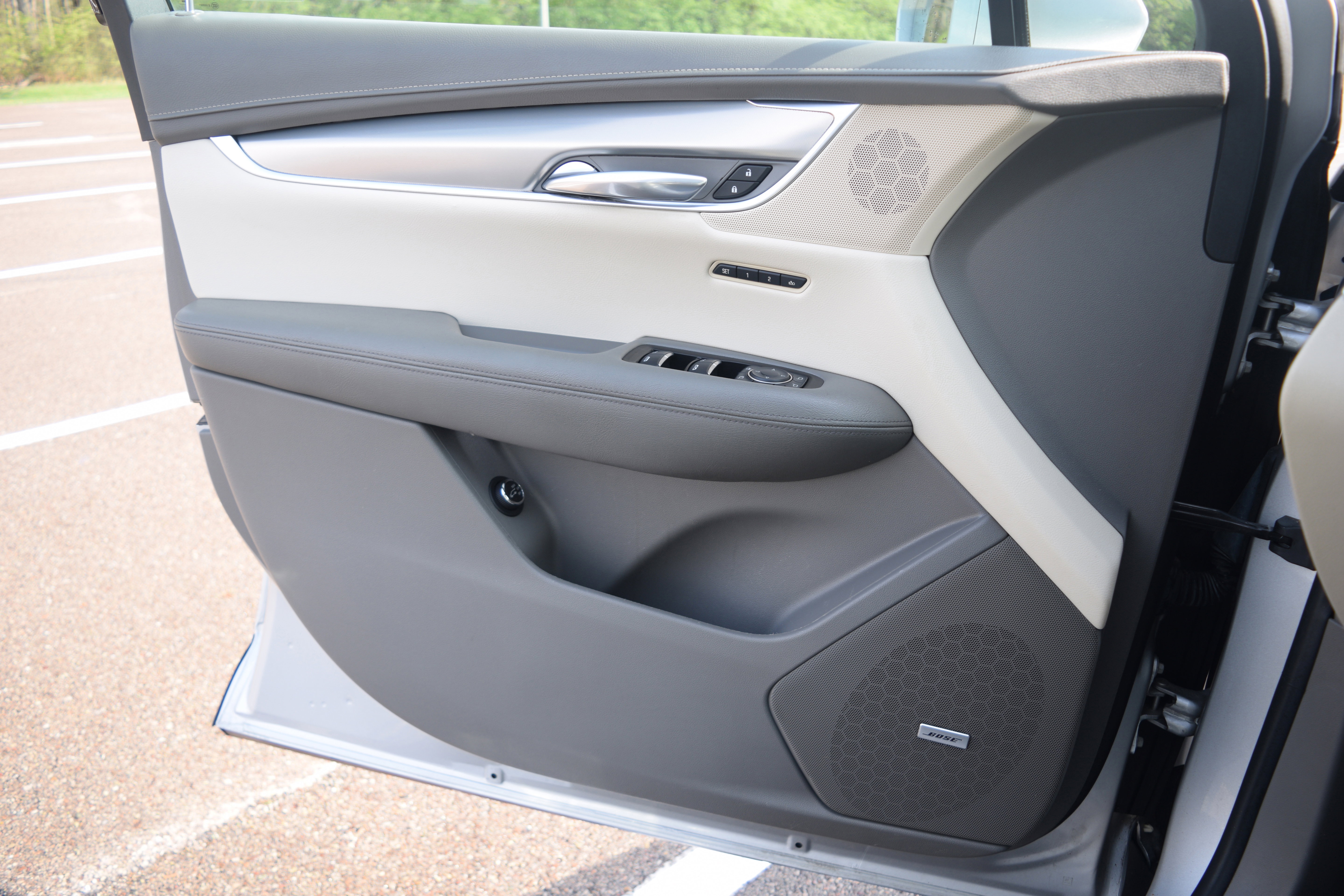 Used 2017 Cadillac XT5 Luxury w/ Driver Awareness Package FWD image 18