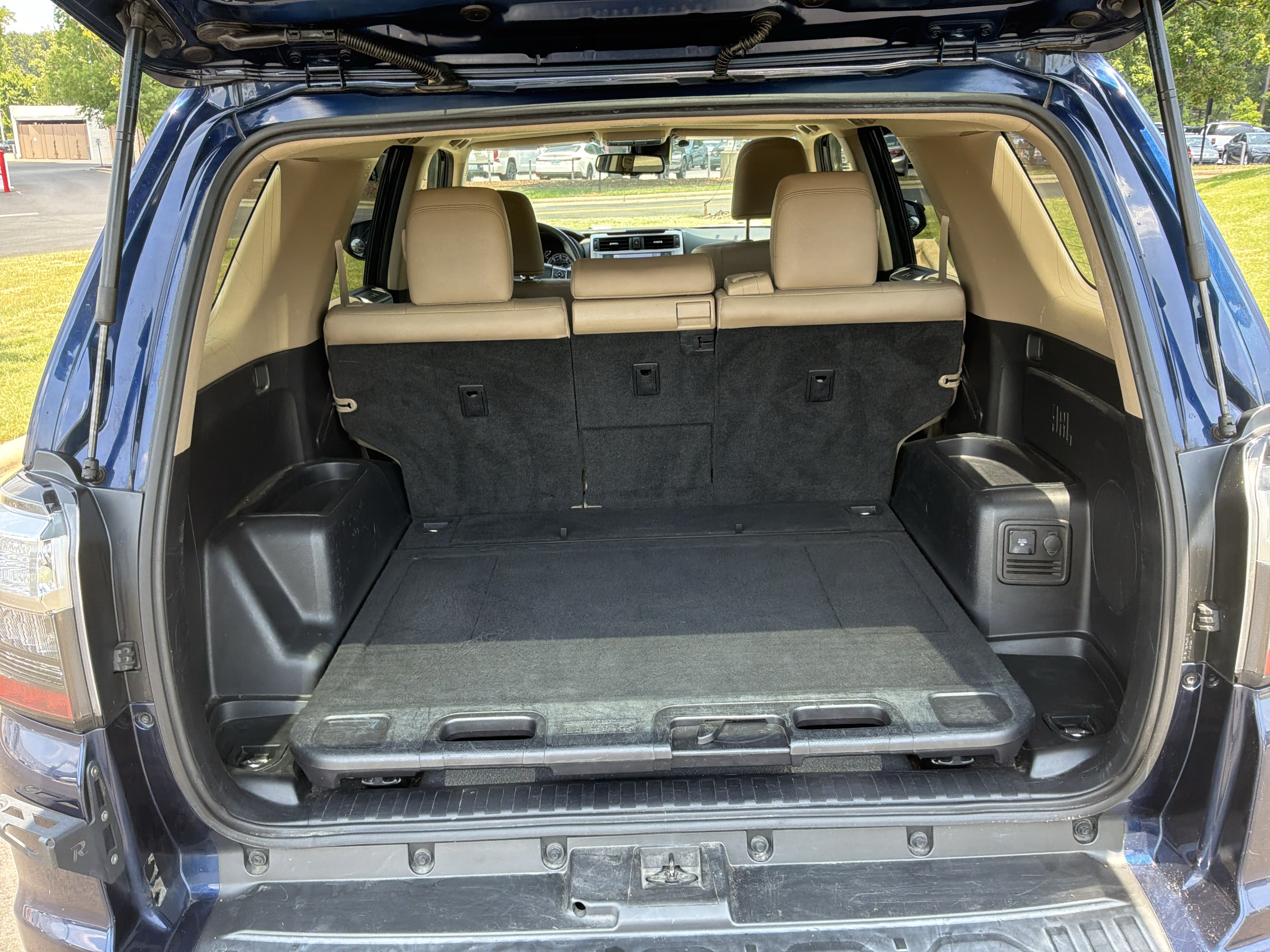 Used 2020 Toyota 4Runner Limited AWD/4WD image 32