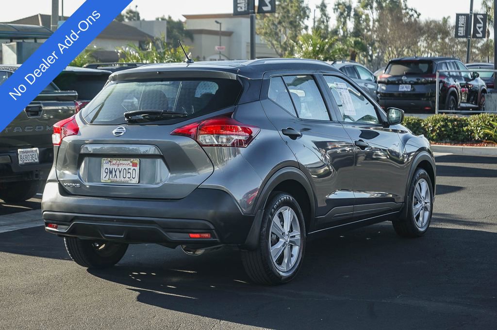 Used 2018 Nissan Kicks S image 5