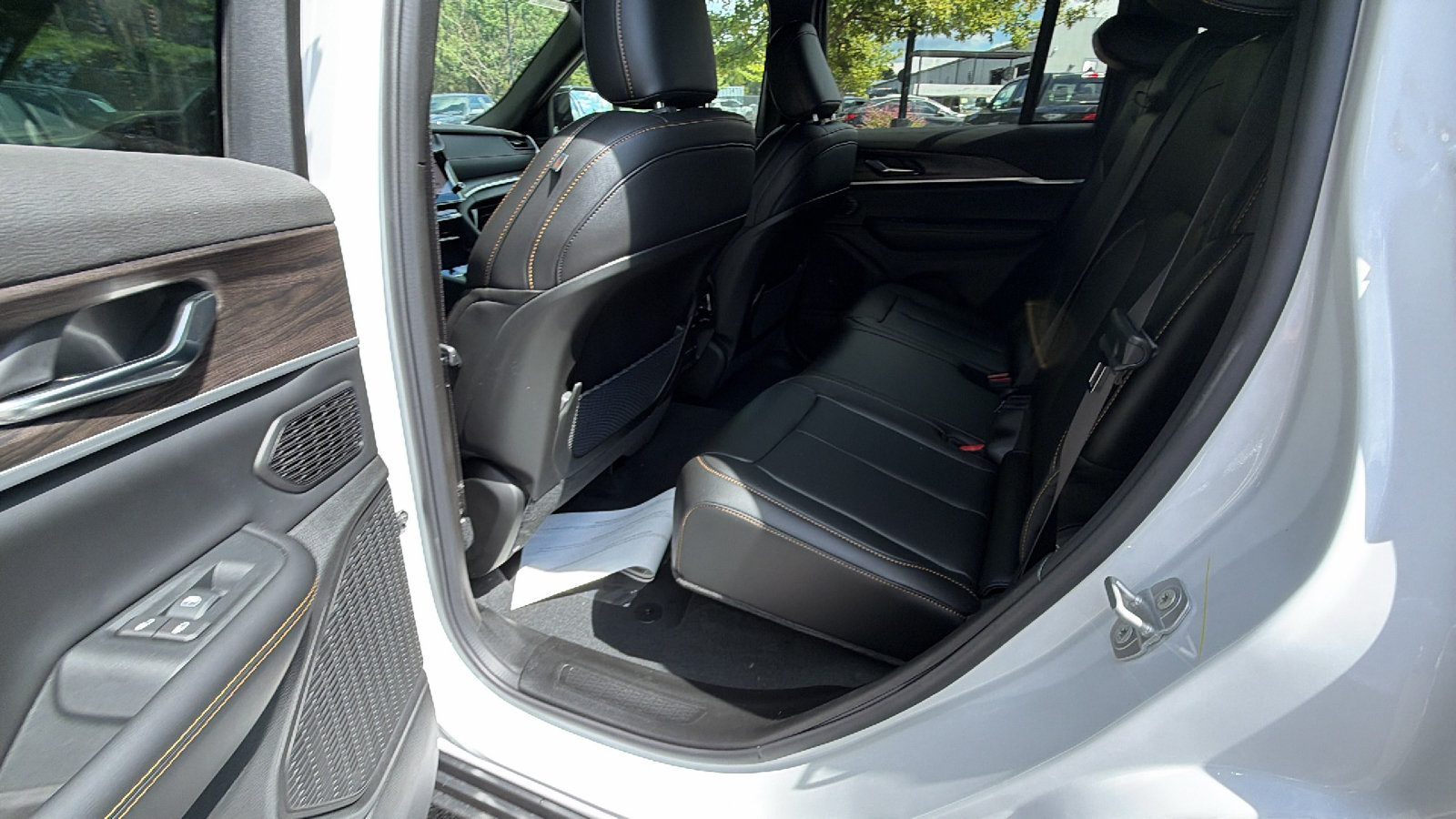 New 2026 Jeep Grand Cherokee Limited AWD/4WD image 24