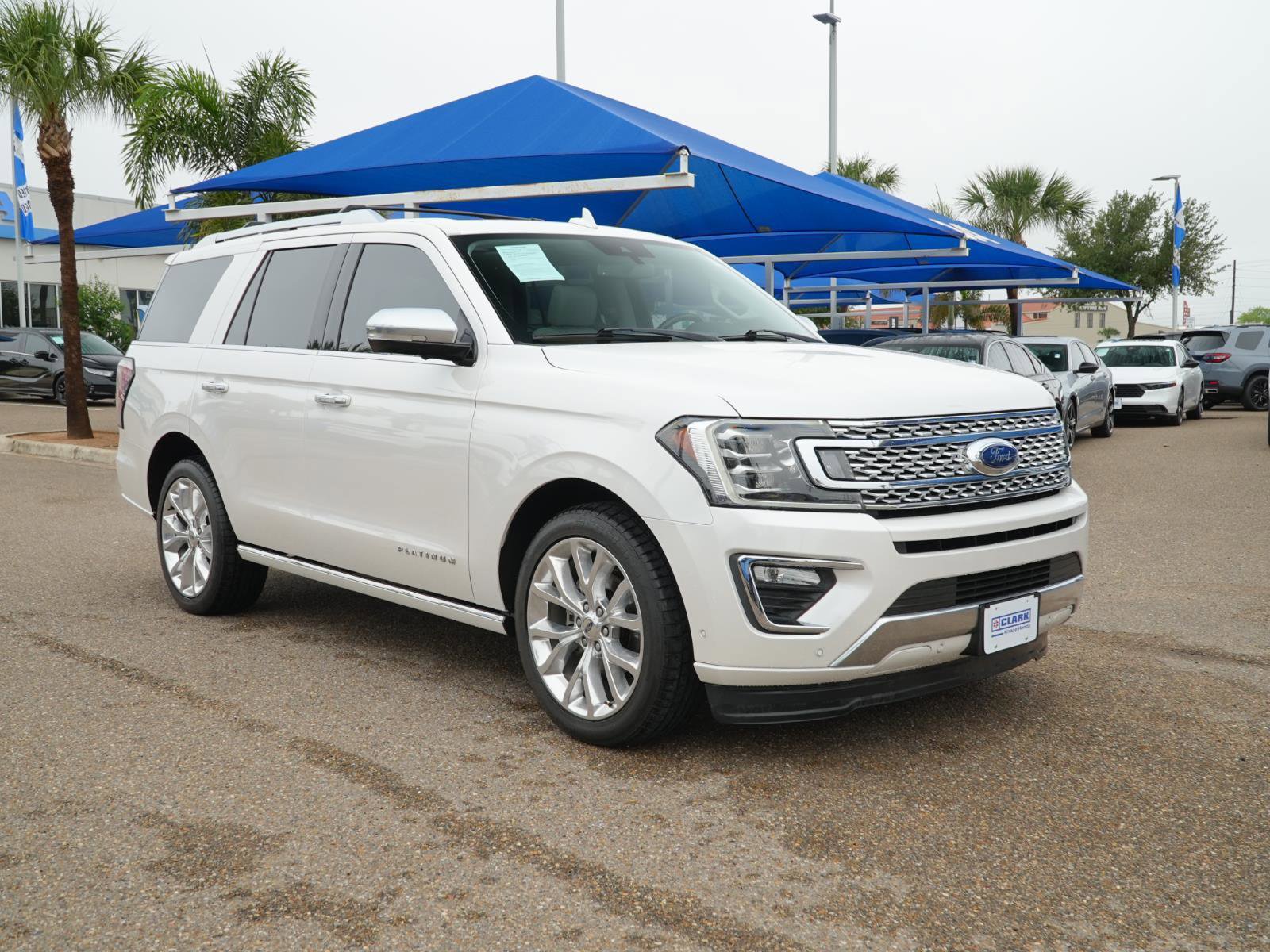 Used 2018 Ford Expedition Platinum image 3