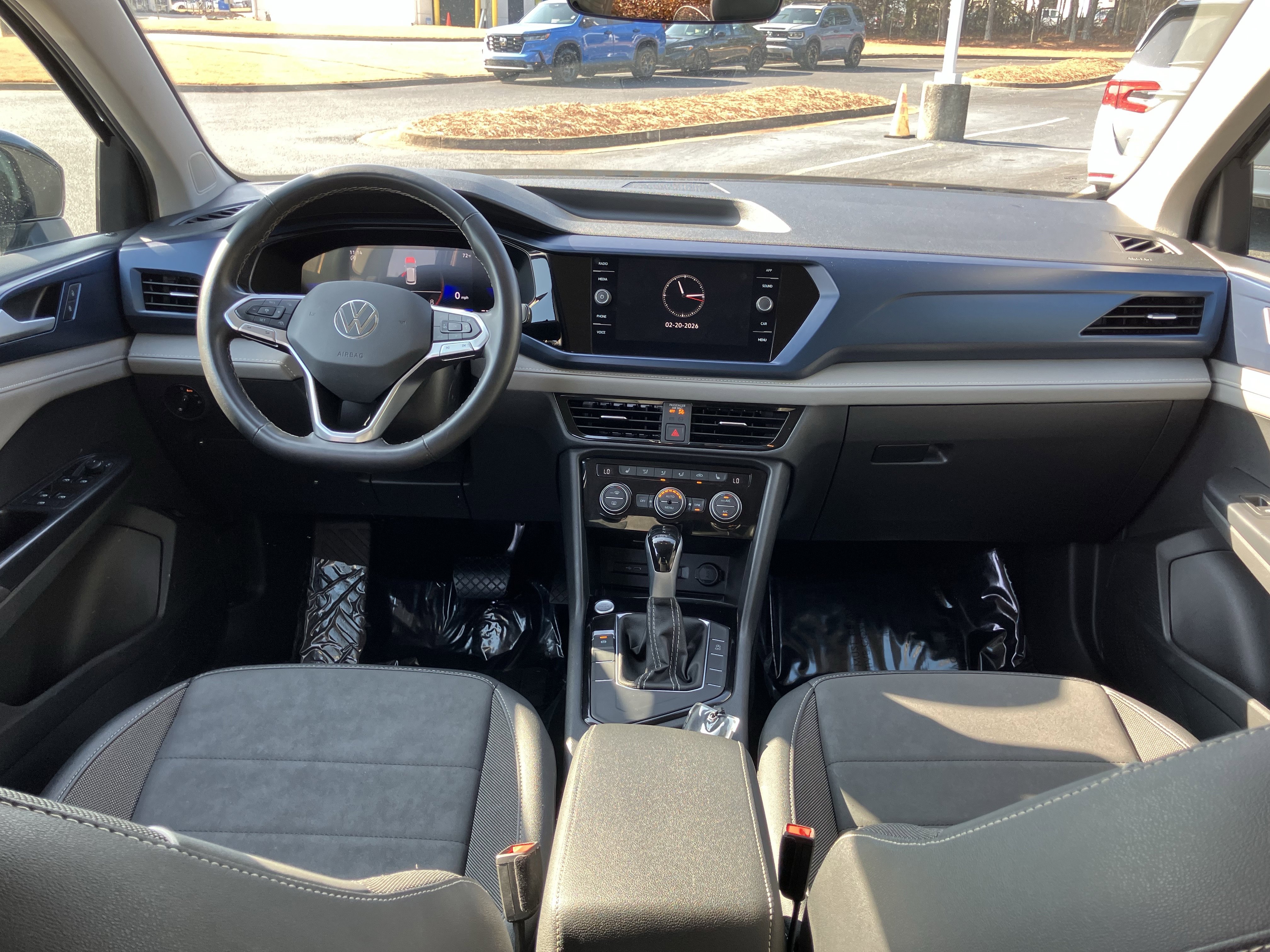 Used 2024 Volkswagen Taos SE image 31