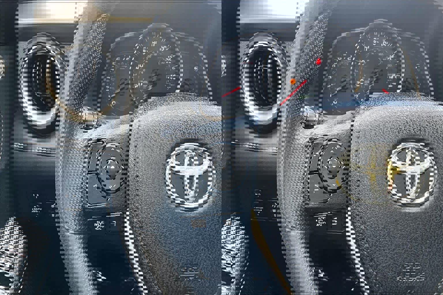 Used 2014 Toyota RAV4 XLE FWD image 24