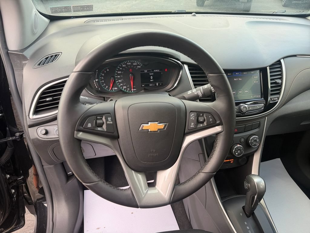 Certified 2022 Chevrolet Trax LT w/ LT Convenience Package AWD/4WD image 15