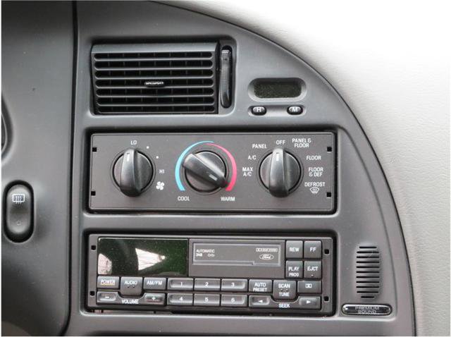 Used 1996 Ford Thunderbird LX image 21