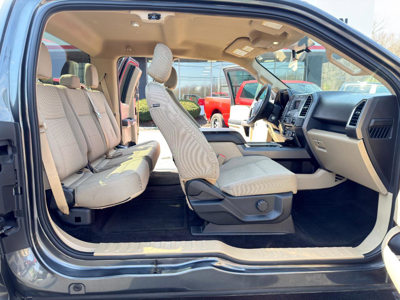 Used 2016 Ford F150 XLT RWD image 28