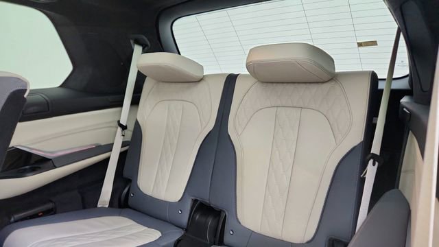 Used 2024 BMW X7 M60i w/ Executive Package image 31