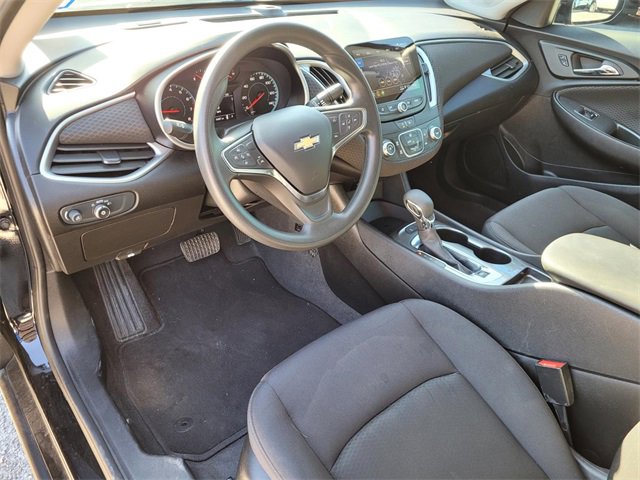 Used 2025 Chevrolet Malibu LS image 2