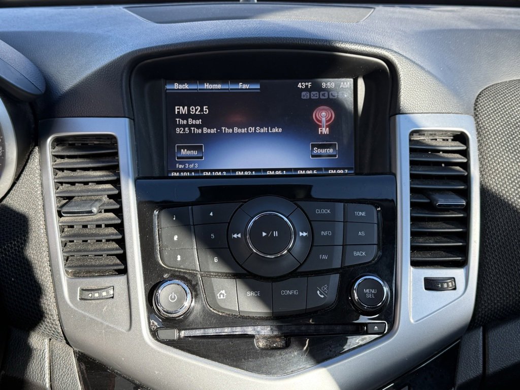 Used 2016 Chevrolet Cruze LT w/ Technology Package image 17