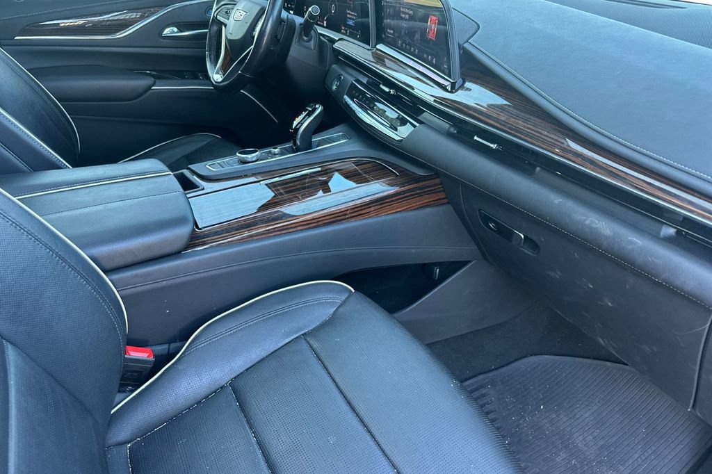 Certified 2021 Cadillac Escalade ESV Premium Luxury w/ Driver Assist Tech Package AWD/4WD image 20