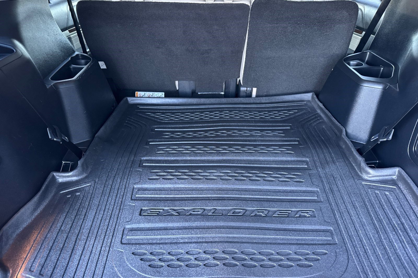 Used 2017 Ford Explorer Platinum image 19