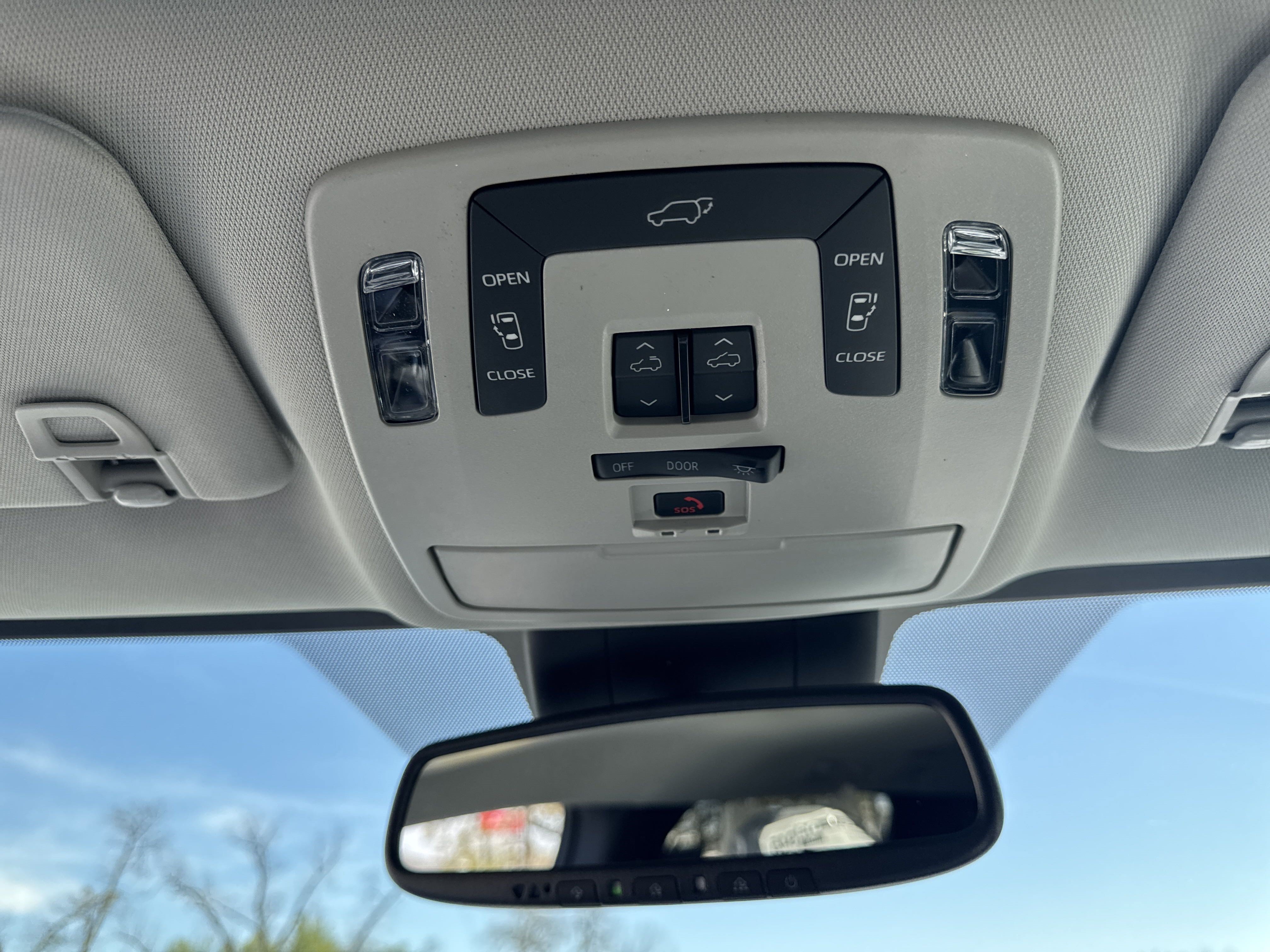 New 2025 Toyota Sienna XLE FWD image 22
