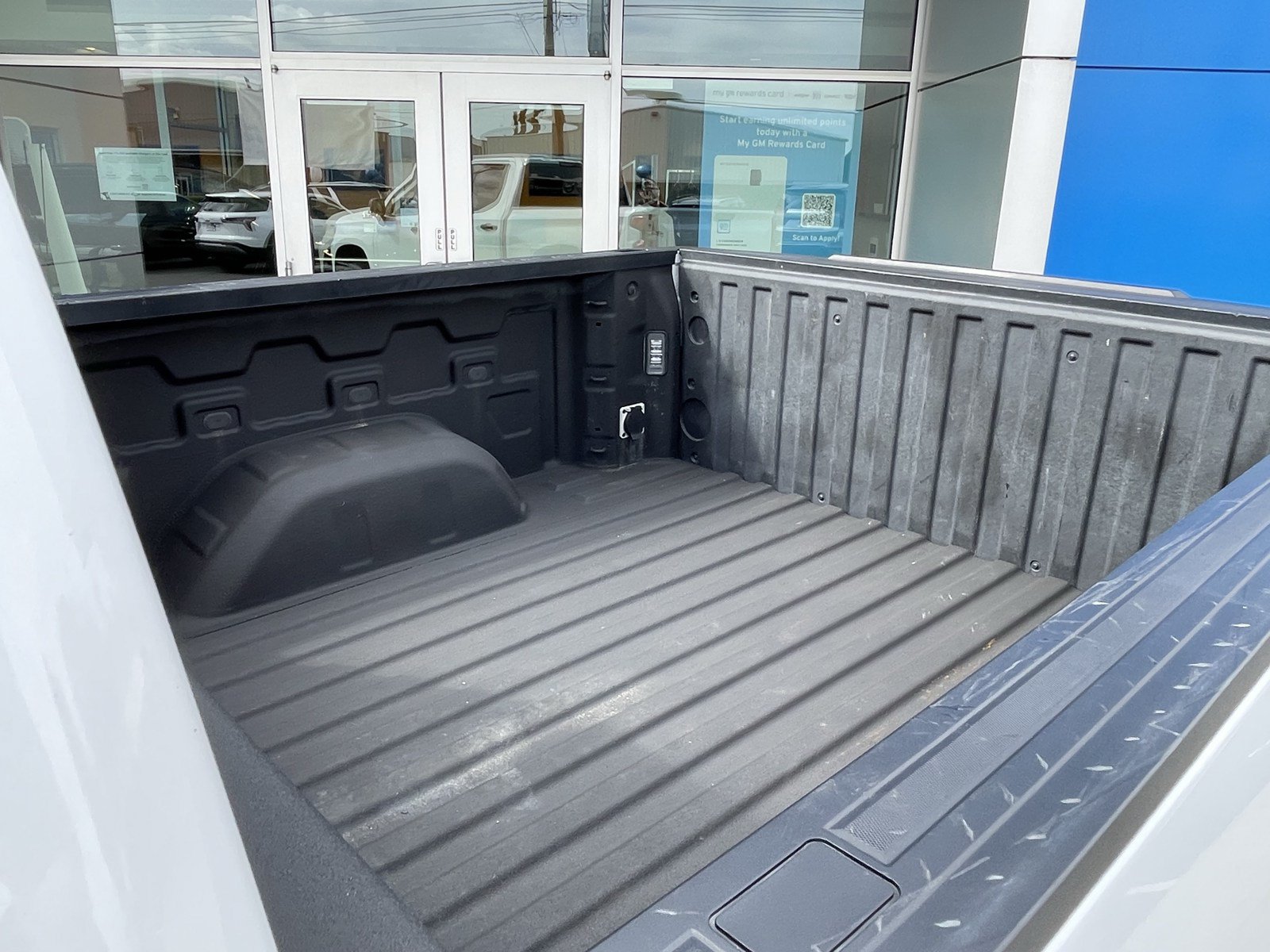 Used 2023 Chevrolet Silverado 1500 LT Trail Boss w/ Protection Package AWD/4WD image 10