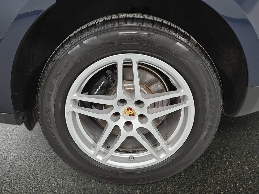 Used 2021 Porsche Macan AWD/4WD image 29