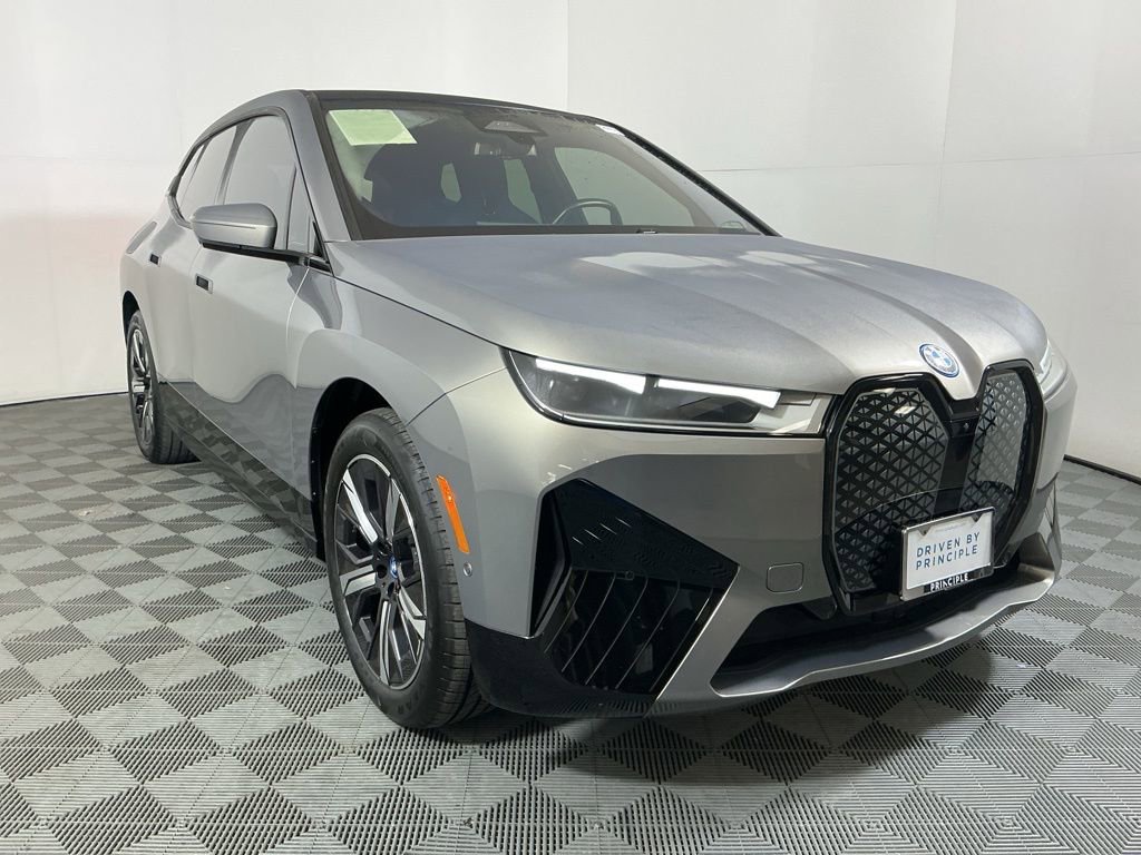 Certified 2023 BMW iX xDrive50 w/ Sport Package image 4