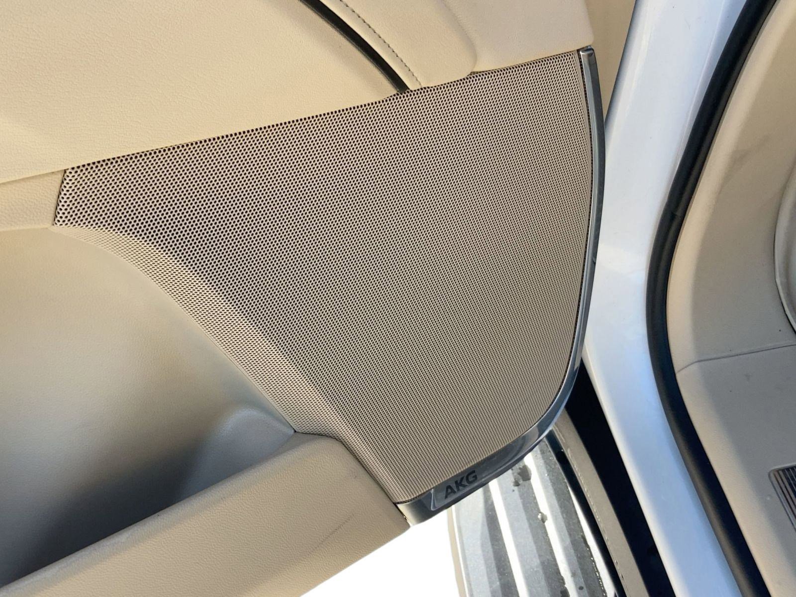 Used 2023 Cadillac Escalade ESV Premium Luxury w/ Performance Package image 22