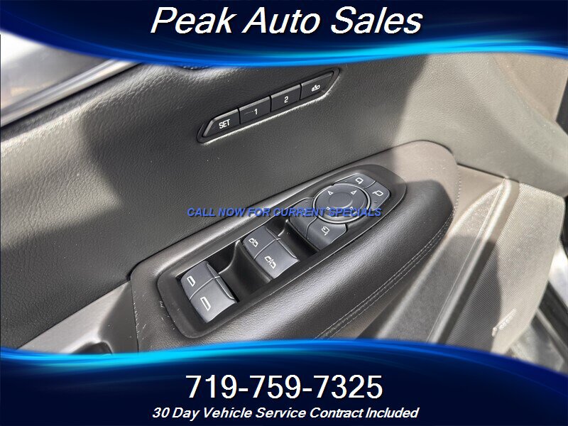 Used 2017 Cadillac XT5 Platinum AWD/4WD image 12