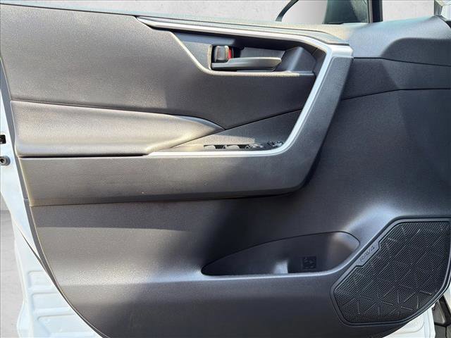 Used 2025 Toyota RAV4 LE AWD/4WD image 10