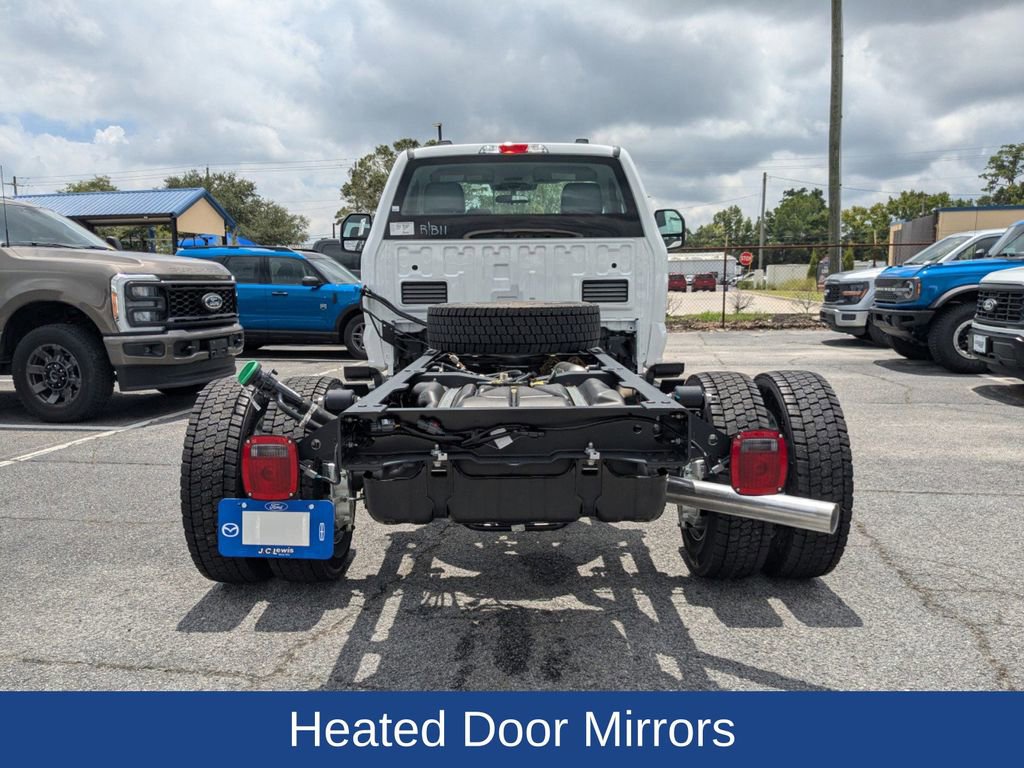 New 2025 Ford F550 4x4 Regular Cab Super Duty image 5