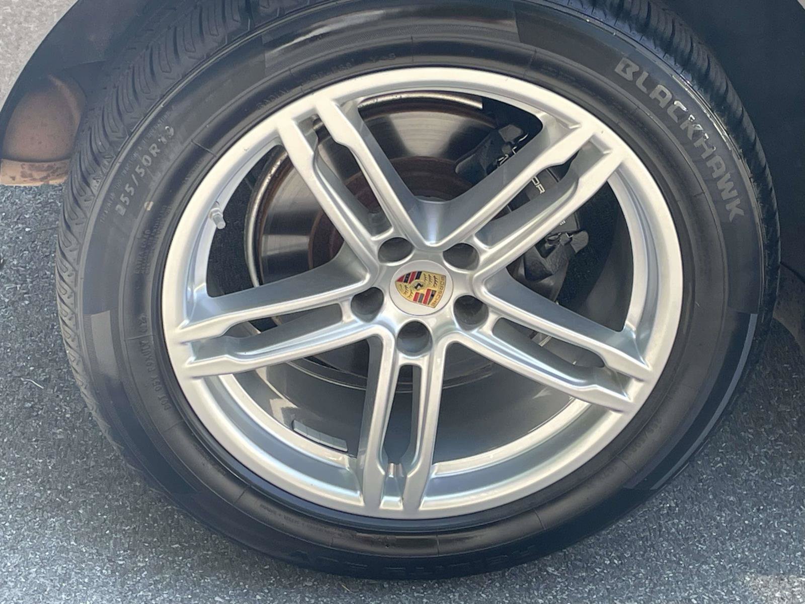 Used 2020 Porsche Macan AWD/4WD image 7