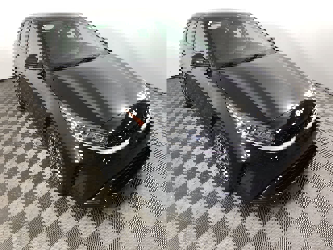 Used 2024 Kia Forte LXS image 2