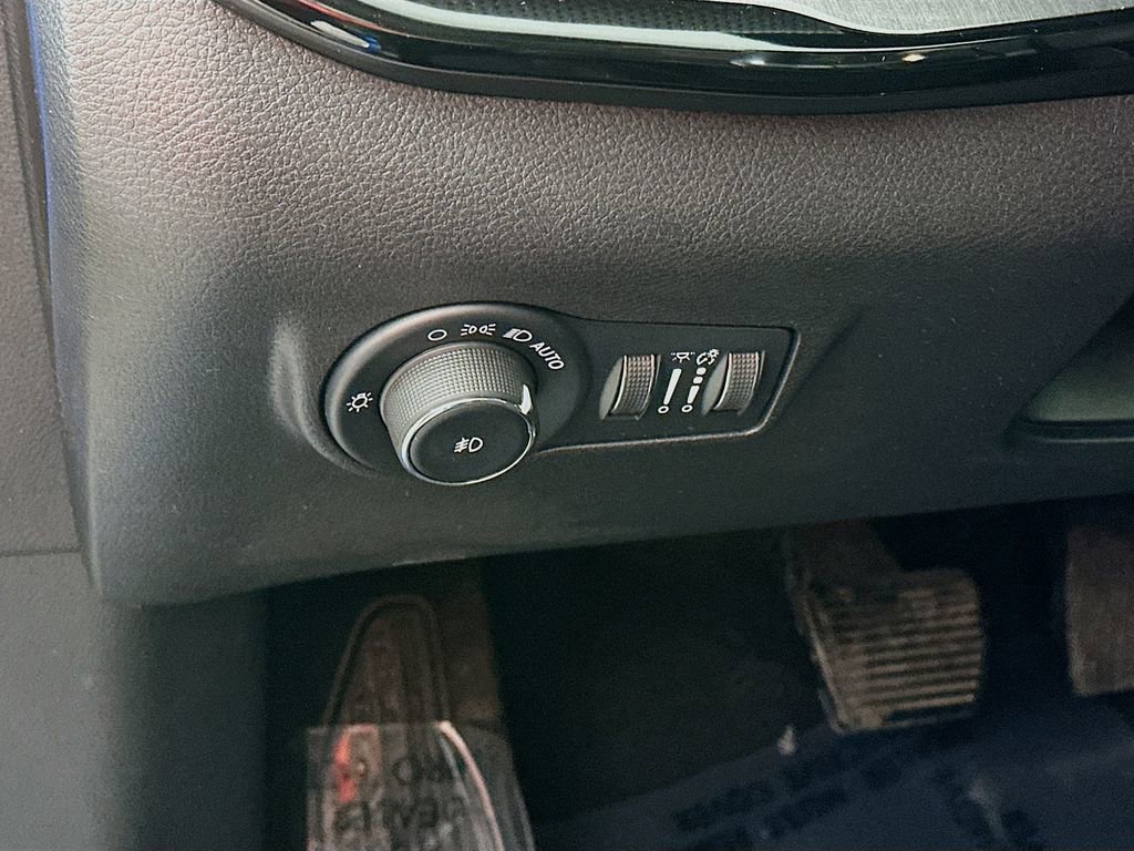 Used 2022 Jeep Compass Trailhawk w/ Sun and Sound Group image 18