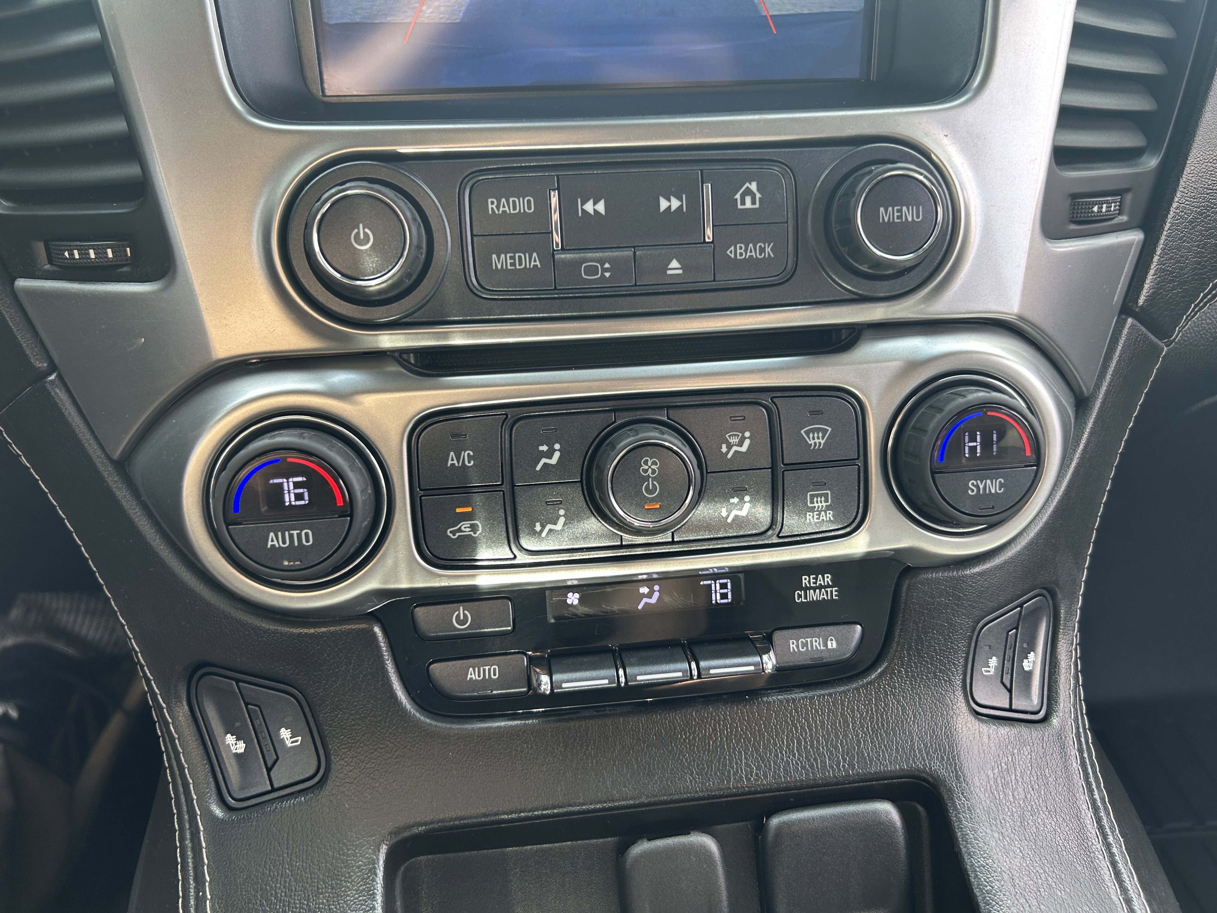 Used 2017 Chevrolet Suburban LT image 15