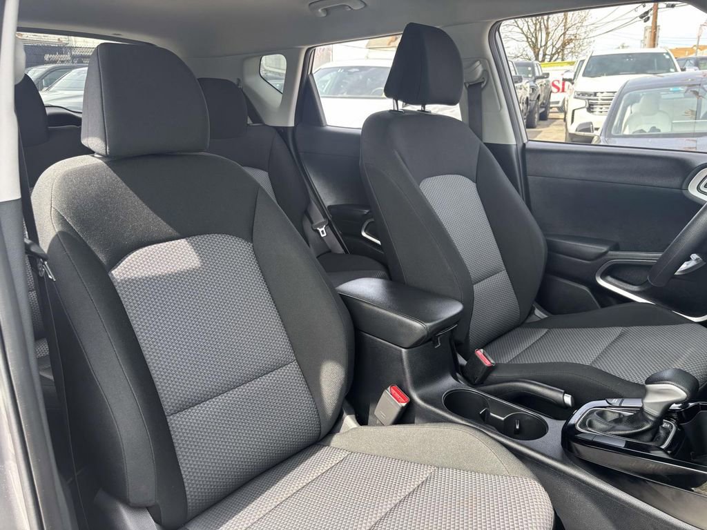 Used 2023 Kia Soul S FWD image 13